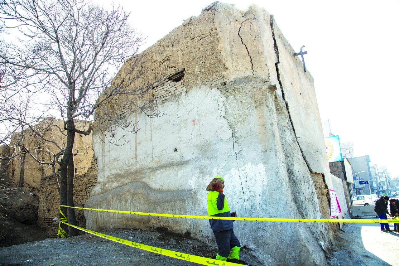 خطر در کمین آسیاب سالخورده | بیتوته معتادان در میراث ملی