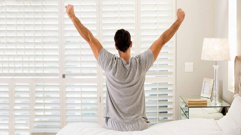 نیمه شب از خواب بیدار می‌شوید؟ | ۱۳ راهکار برای رفع بی‌خوابی شبانه و داشتن خواب راحت