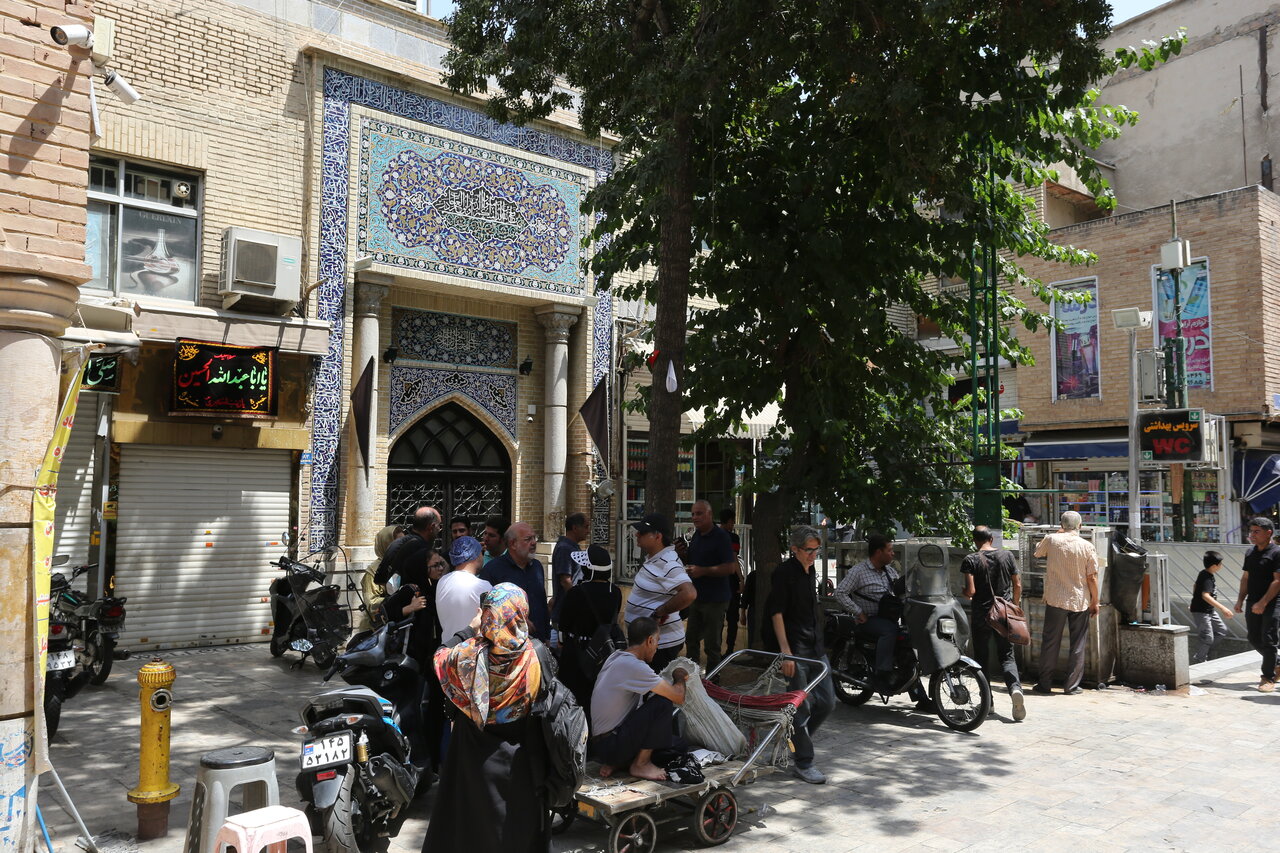تور تهرانگردی واقعه تاریخی مشروطه در قلب پایتخت | از خانه شیخ تا تحصن در مدرسه مروی