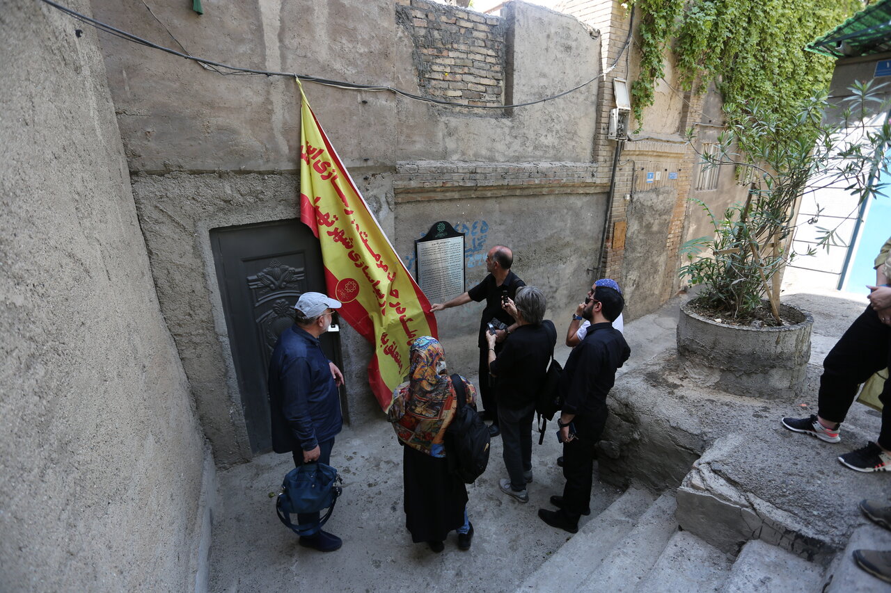 تور تهرانگردی واقعه تاریخی مشروطه در قلب پایتخت | از خانه شیخ تا تحصن در مدرسه مروی