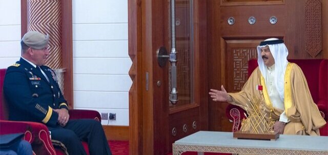 فرمانده سنتکام «با احتیاط» از تنگه هرمز رد شد | ناوشکن حامل کوریلا مجهز به سامانه ضد موشکهای هدایتپذیر بود