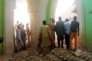 ببینید | حادثه ریزش مسجد ۱۵۰ ساله در شمال نیجریه | ۱۰ نمازگزار جانباختند