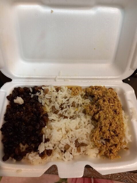 تصاویر | خداحافظی زودهنگام ستاره ایرانی بهخاطر سوسک و عدس پلو! | اخراج رکورددار ملی پس از انتشار تصاویر جنجالی!