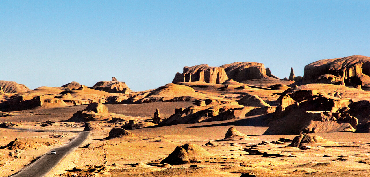 وقتی خدا ایران را نقاشی میکرد