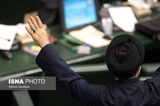حاشیه‌هایی از مجلس و لایحه حمایت از عفاف و حجاب