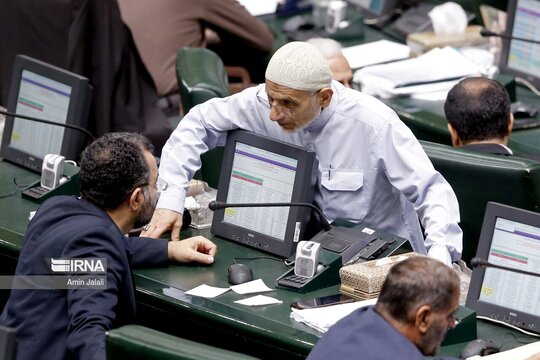 حاشیه‌هایی از مجلس و لایحه حمایت از عفاف و حجاب