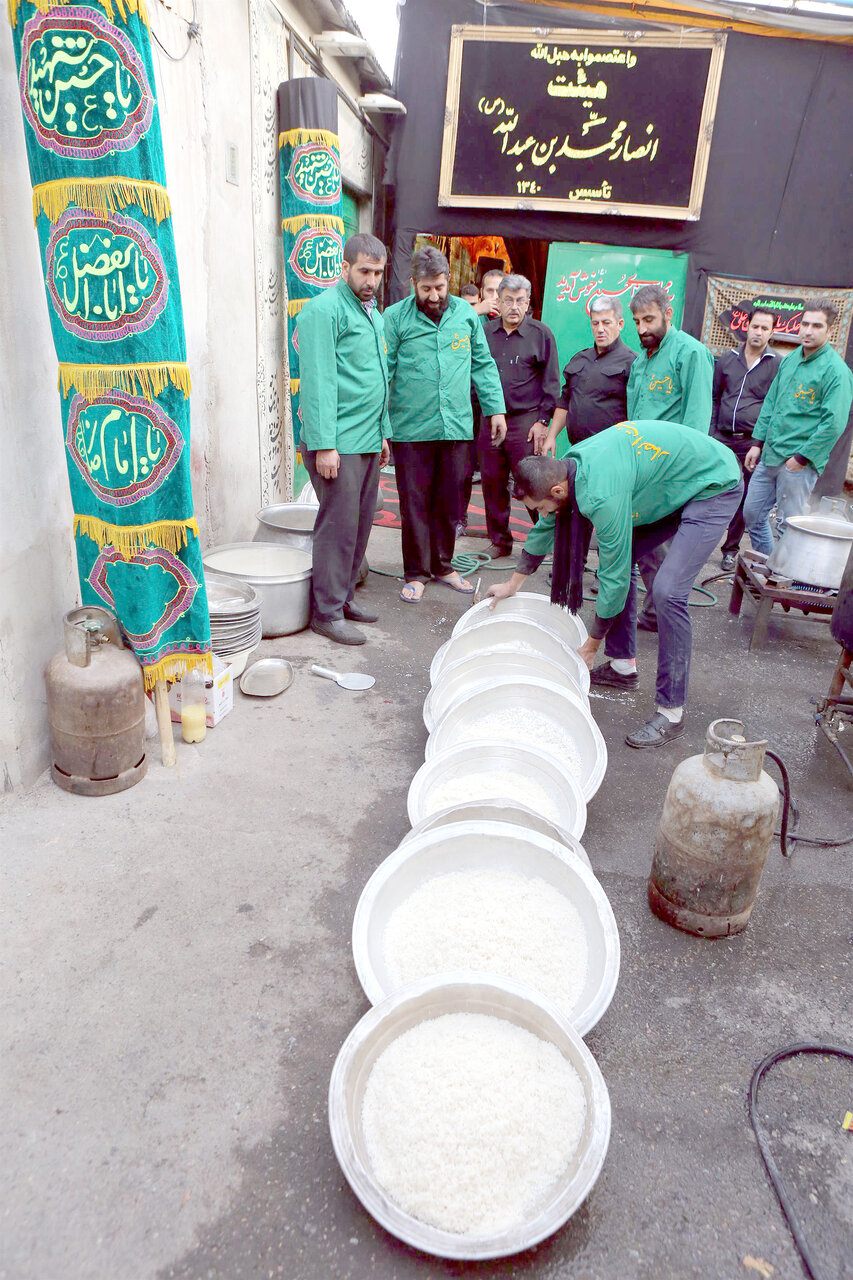 سرقفلی این هیئت به نام عاشقان حسین(ع) است | آداب پخت نذری به روایت آشپزها