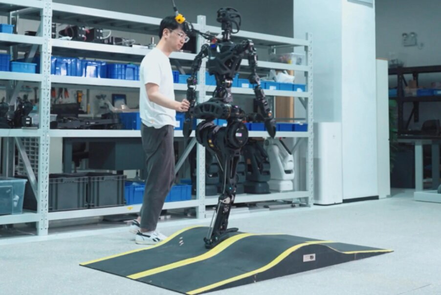 تولید انبوه روبات انساننما برای اولین بار در جهان | این روباتها به جزء اصلی زندگی ما تبدیل میشوند؟