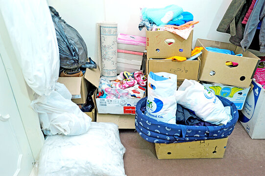 سرپرستی ۲۰ خانواده نیازمند | از کنج خانه هم میتوان به درد مردم رسید