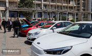 ببینید | رونمایی از اولین تاکسی برقی تهران | زاکانی: قرارداد خرید هزار خودرو بسته شد