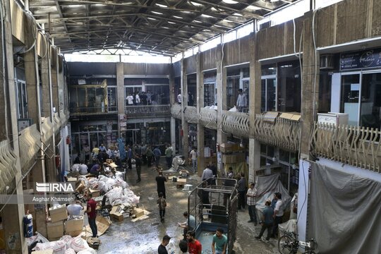 پاساژی در بازار تهران