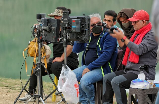 تصاویر | کار جالب دو جوان ایرانی برای یک سریال علمی تخیلی |  افزایش طرفداران عقرب عاشق | نقش محمدرضا فروتن در این سریال چیست؟