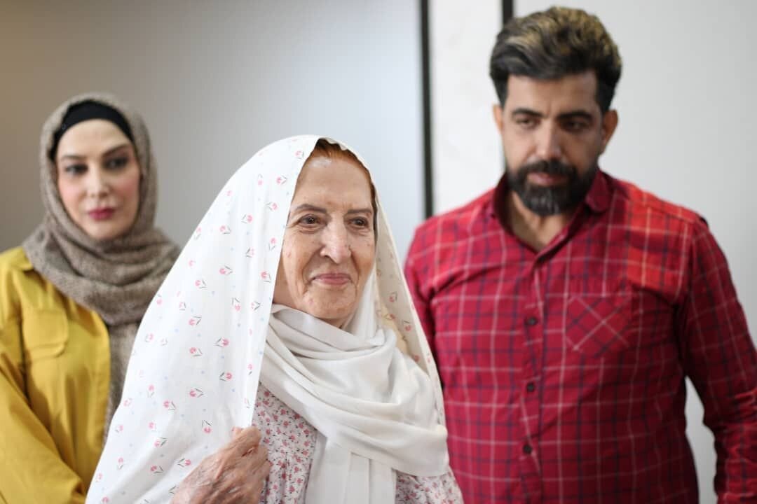 اقدام یک کارگردان برای مقابله با سکانس جنجالی ترانه علیدوستی | وقتی ترانه به گوش پدرش سیلی میزند...