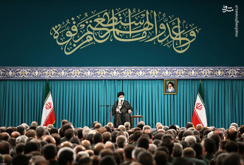 عکس | معنای مهم حدیث نصب شده در دیدار امروز رهبر انقلاب با فرماندهان سپاه