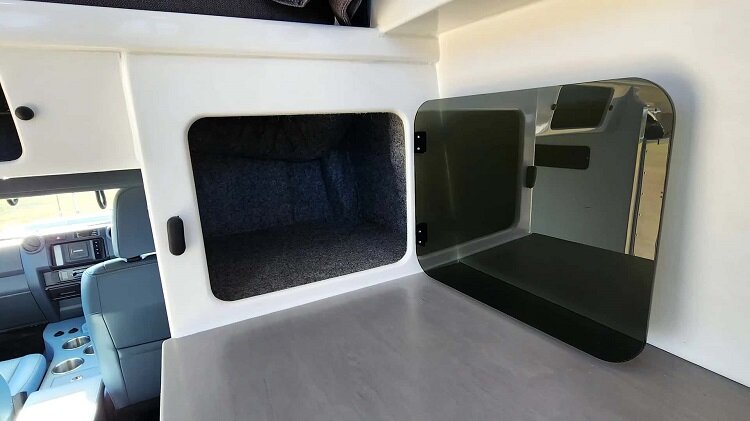 تصاویر | خانهای جذاب بر روی لندکروزر ۶ چرخ!