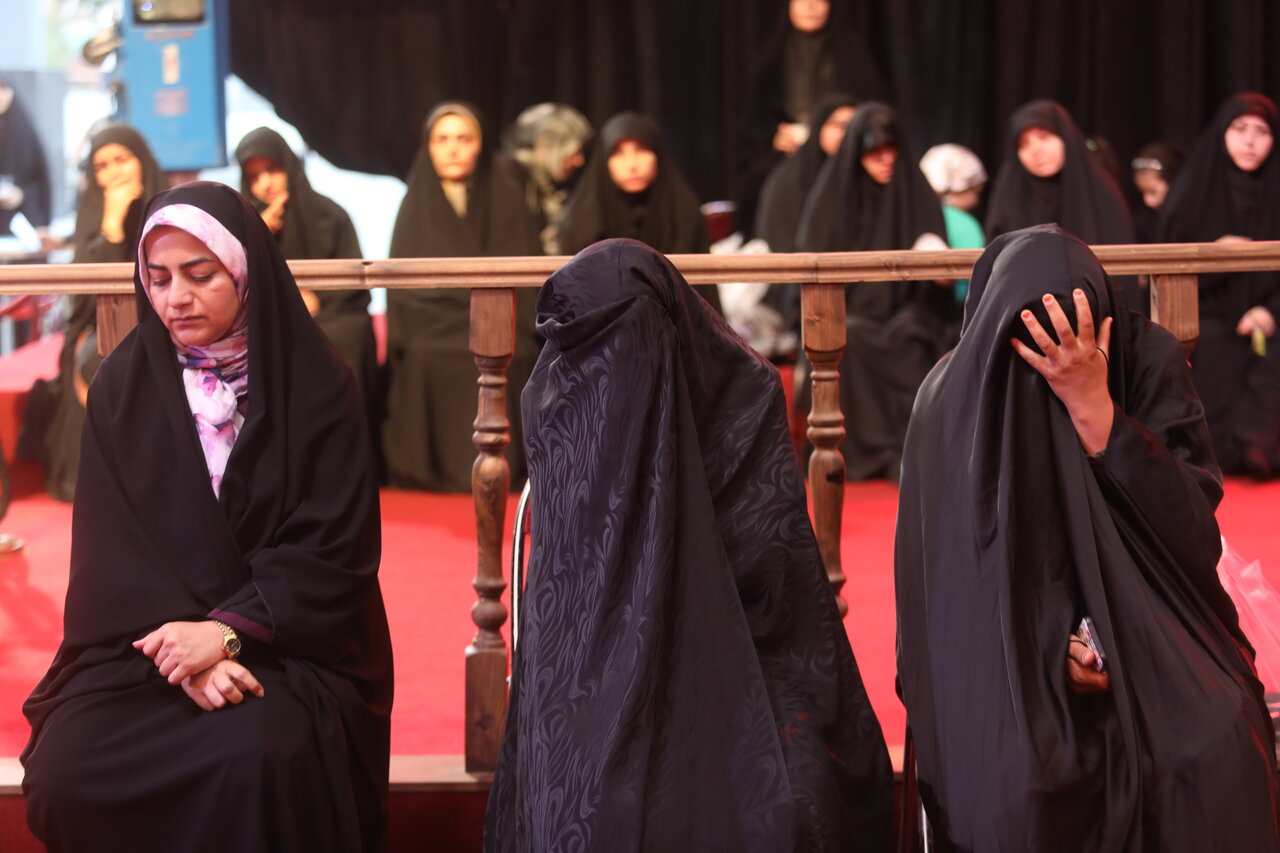 صدای «رادیو اربعین» را خیمهالحسین(ع) میشنوید