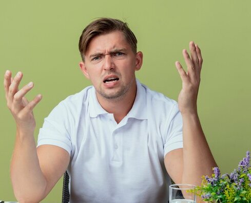 اگر این ویژگی را دارید زود فریب میخورید | ویژگی شخصیتی افراد فریبکار؛ چگونه در دام نیفتیم؟