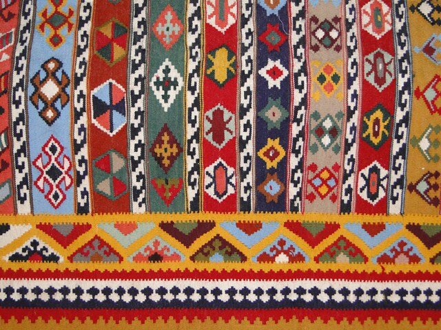 زنانی برای زندهماندن هنر ملی عشایری