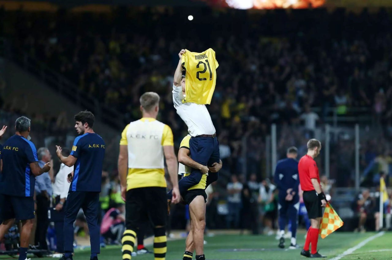 تصاویر | واکنش دستهجمعی به قتل خبرساز | شادی معنادار مقابل لژیونرهای ایرانی