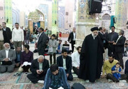 عکس | حضور رئیسی در جمع نمازگزاران مسجد جمکران | رئیسی در صف اول ننشست!
