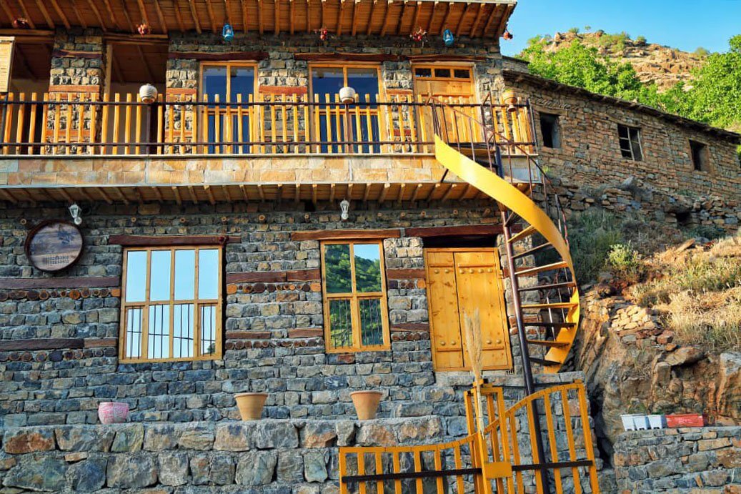 بفرمایید بومگردی کولهبران