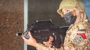 تصاویر | اسلحه عجیب در دست زنان نظامی عربستان | پوشش نظامیان زن در عربستان را ببینید