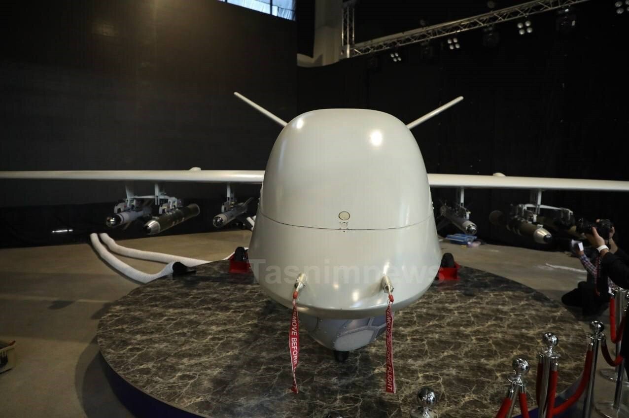 تصاویر ؛ رونمایی از مهاجر۱۰ ، آرمان ۱ و...| ویژگی های پهپاد جدید ؛ از قابلیت های ۲۴ ساعت پرواز مداوم تا.. | آرمان ۱ چه بمبی است؟