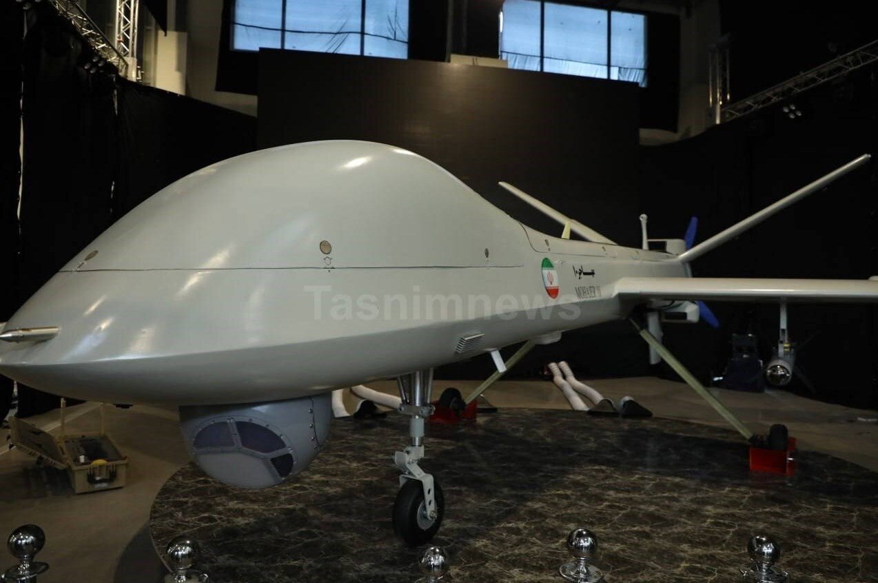 تصاویر ؛ رونمایی از مهاجر۱۰ ، آرمان ۱ و...| ویژگی های پهپاد جدید ؛ از قابلیت های ۲۴ ساعت پرواز مداوم تا.. | آرمان ۱ چه بمبی است؟