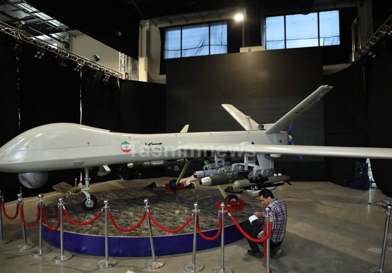 تصاویر ؛ رونمایی از مهاجر۱۰ ، آرمان ۱ و...| ویژگی های پهپاد جدید ؛ از قابلیت های ۲۴ ساعت پرواز مداوم تا.. | آرمان ۱ چه بمبی است؟