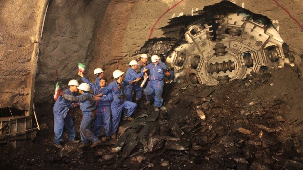 دریاچه ارومیه خشک میشود؟ | تاثیر بارش های پاییزی بر دریاچه ارومیه