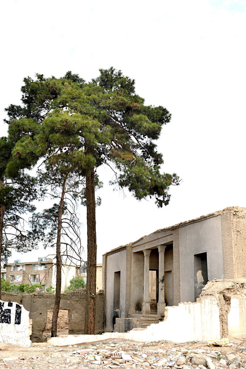 ویرانی در خانه اربابی | پای مسئولان را به یکی از بناهای قجری در حال تخریب کشاندیم