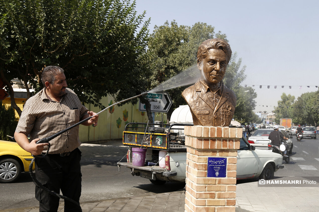 تصویر | رونمایی از سردیس یک چشم پزشک در میدان قزوین تهران
