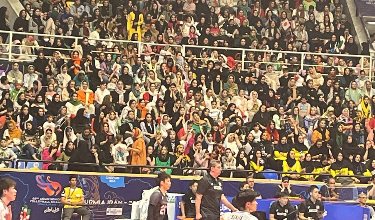 استقبال شگفت‌انگیز زنان ایرانی از مسابقه بزرگ تیم ملی مردان
