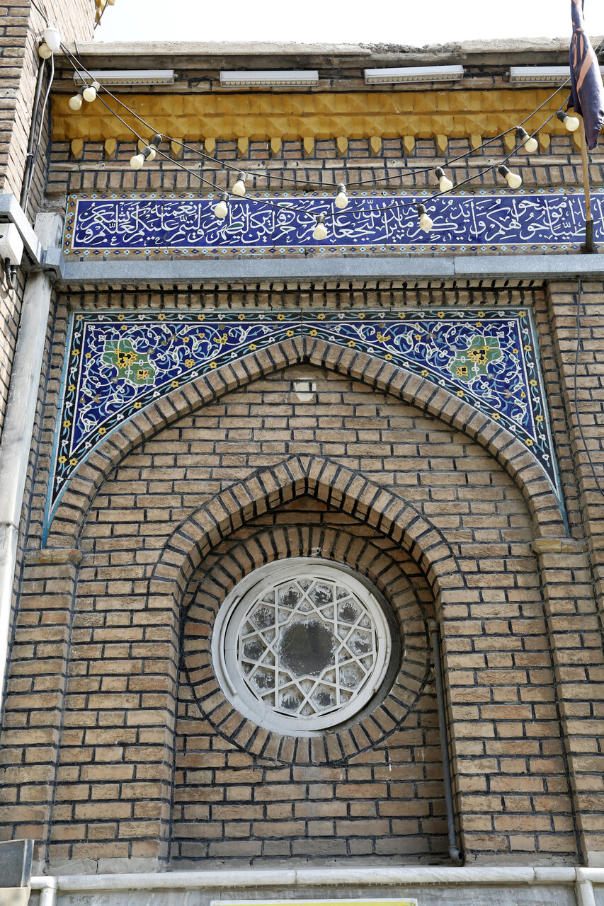 مسجدی که دختر مظفرالدین شاه ساخت کجاست؟ | معماری زیبای این مسجد را ببینید