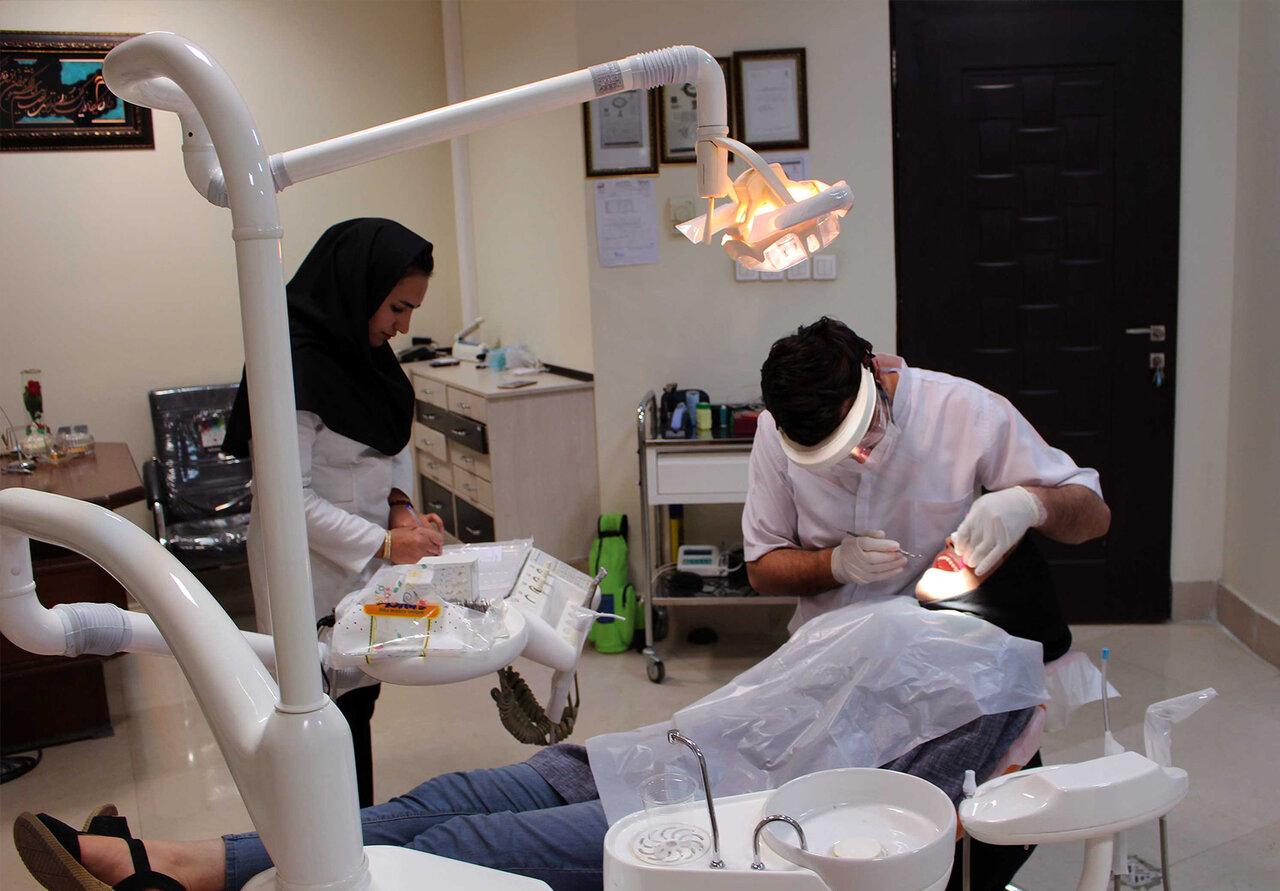 بهترین راه جلوگیری از پوسیدگی و خرابی دندان‌ها | هر ایرانی حداقل ۶ دندان پوسیده دارد | مردم این کشورها یک دندان پوسیده هم ندارند