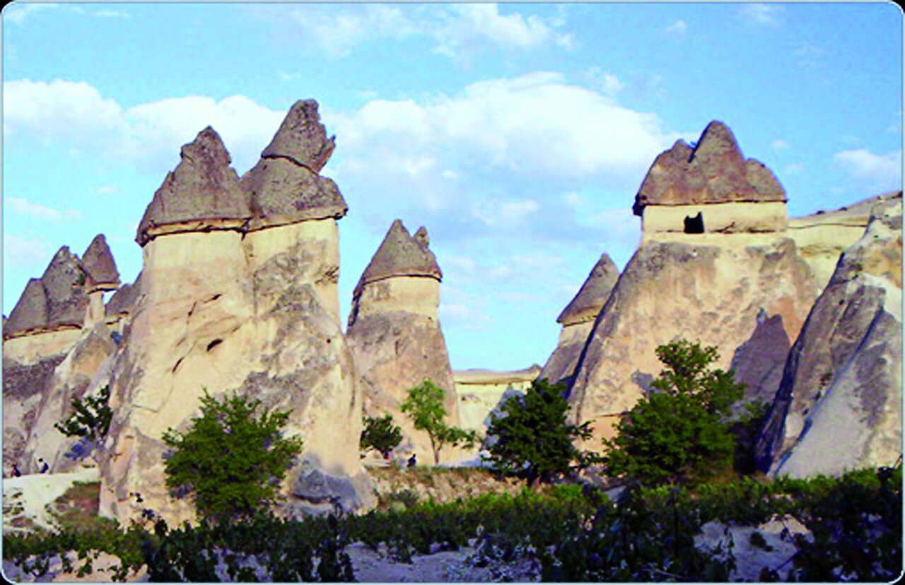 تصاویری از ۱۰ شهر عجیب دنیا ؛ زندگی در نقاط شگفتانگیز