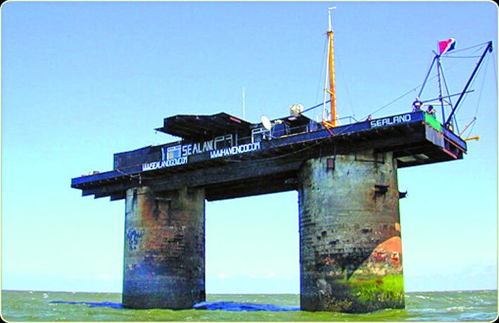 تصاویری از ۱۰ شهر عجیب دنیا ؛ زندگی در نقاط شگفتانگیز