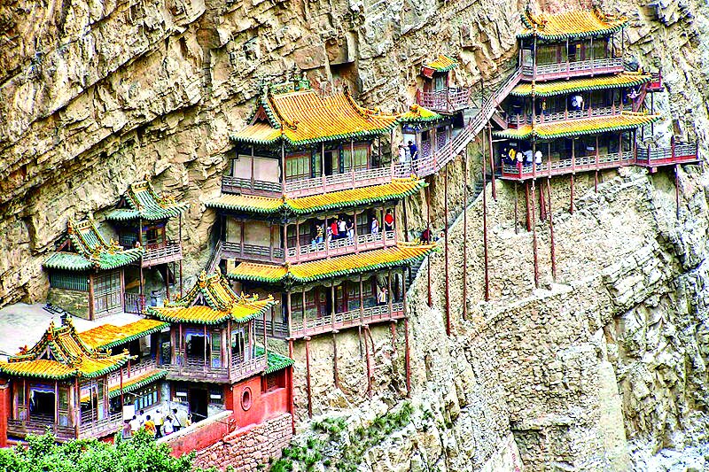 تصاویری از ۱۰ شهر عجیب دنیا ؛ زندگی در نقاط شگفتانگیز