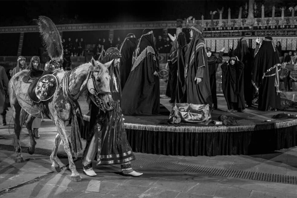 تصاویر| ۱۵ هزار نفر این مجلس تعزیه را تماشا کردند