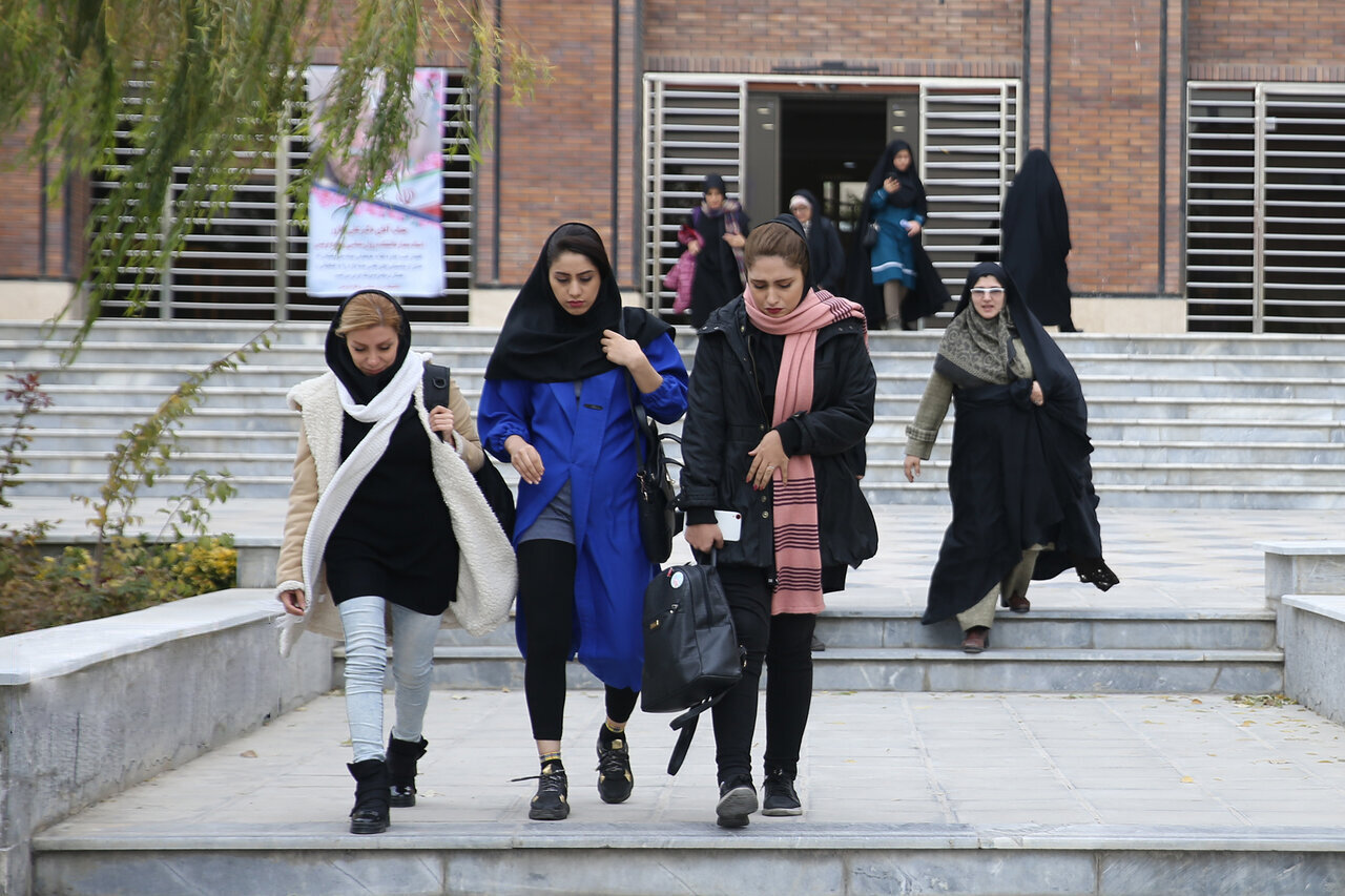دانشجویان دختر - حجاب - پوشش - دانشگاه های ایران