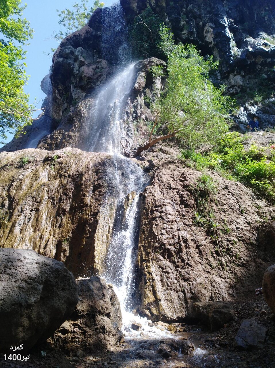 ۸ آبشار شرق تهران مقصد گردشگران در تابستان گرم |گردش نیمروزی در کمرد و تیزآب