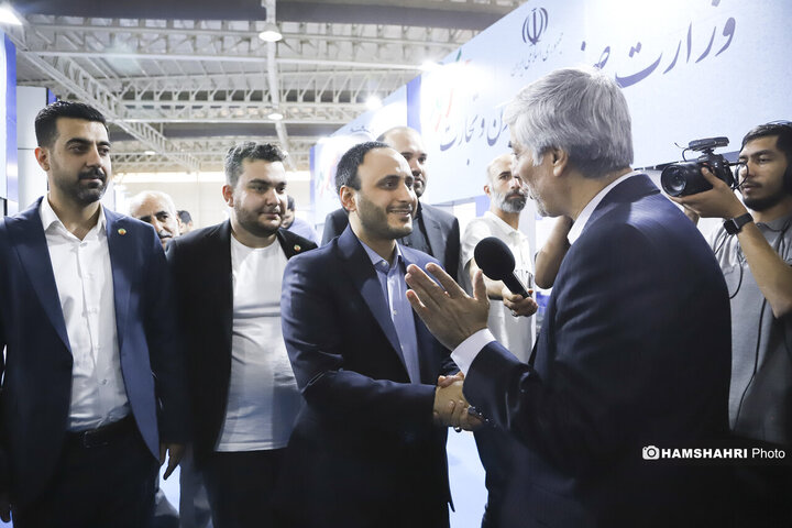 بازدید مسئولین از نمایشگاه روایت خدمت