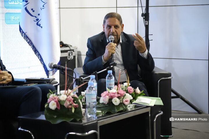 بازدید مسئولین از نمایشگاه روایت خدمت
