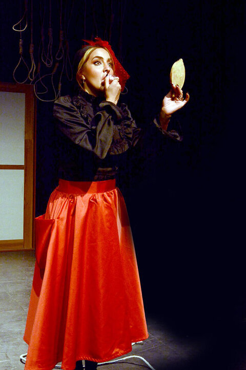 تصاویر | شغل اجدادی این خانواده فروش اقلام خودکشی است