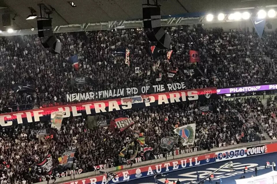 عکس | پیام توهینآمیز به ستاره فوتبال پس از انتقال به عربستان؛ از شر تو خلاص شدیم!