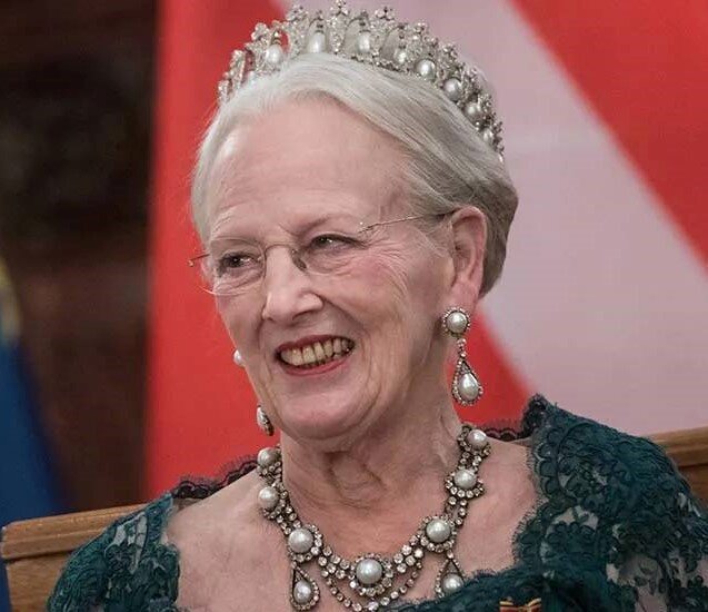 ۱۰ حکومت پادشاهی جهان در قرن ۲۱