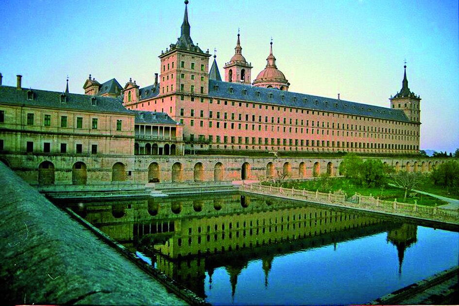 ۱۰ حکومت پادشاهی جهان در قرن ۲۱