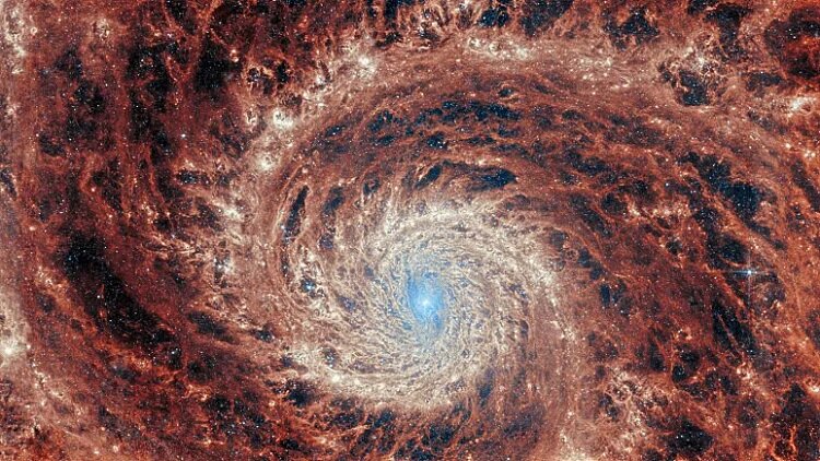 انتشار تصویر خیره‌کننده‌ای از کهکشان گرداب توسط جیمز وب | اینجا ۱۰۰ میلیارد ستاره زندگی می‌کنند!