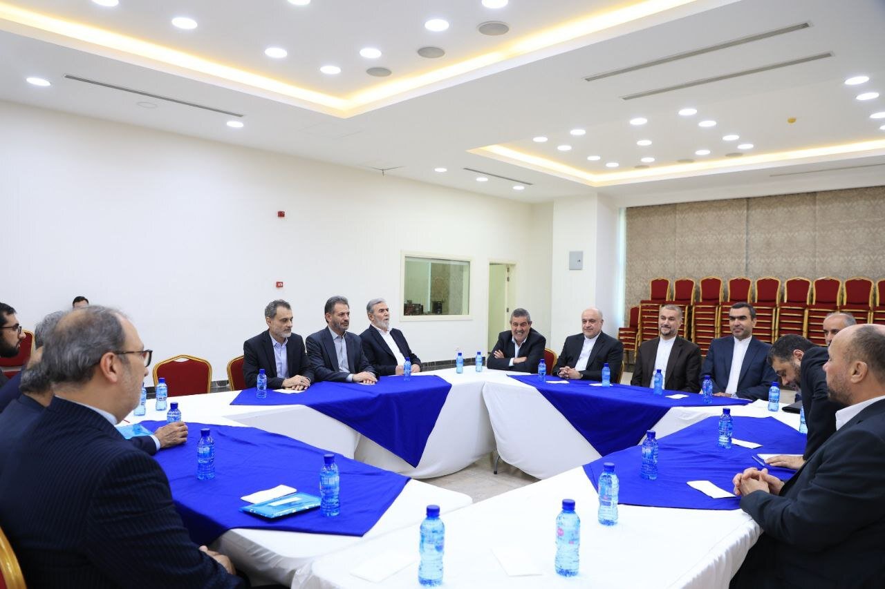 نشست سه جانبه امیرعبداللهیان با زیاد النخاله و صالح العاروری