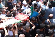 عکس | رد خون شهید فلسطینی در آمبولانس که شبیه به نقشه فلسطین شده